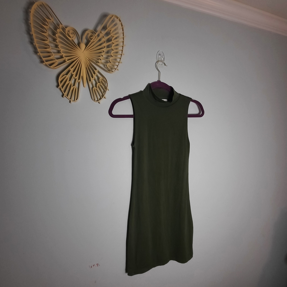Babaton Aritzia XS Olive Green‎ Sleeveless Mock Neck Contour Mini Dress